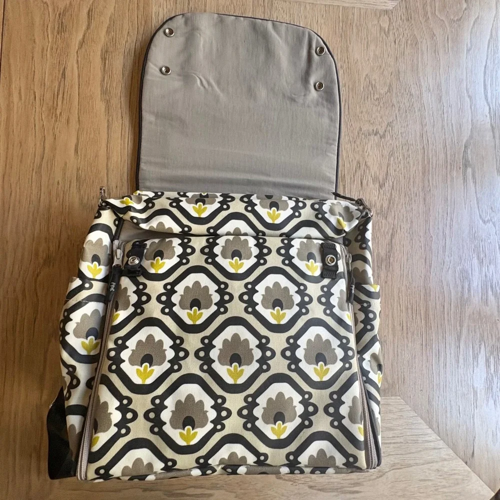 $198 PETUNIA PICKLE BOTTOM Boxy Backpack‎ Diaper Bag Floral Designer Mom Purse